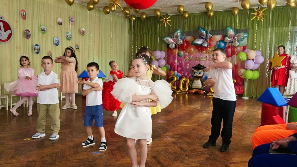 В детском саду №24 «Журавлёнок» г. Токмак состоялся долгожданный выпускной бал для воспитанников подготовительной группы В детском саду №24 «Журавлёнок» г. Токмак состоялся долгожданный выпускной бал для воспитанников подготовительной группы