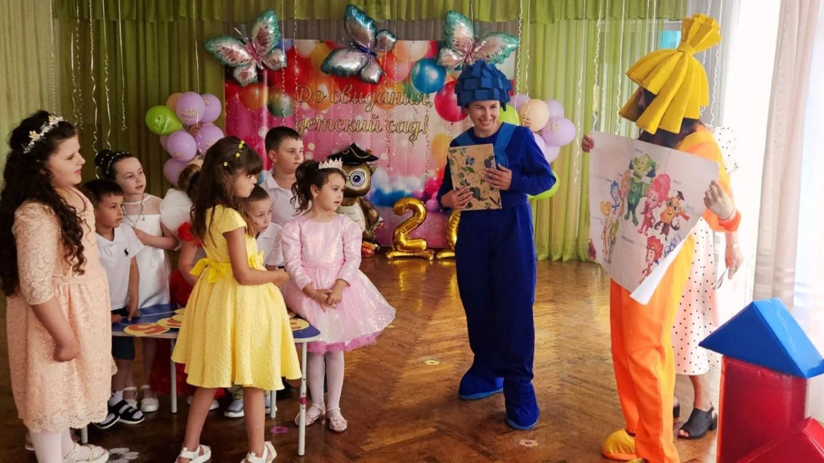 В детском саду №24 «Журавлёнок» г. Токмак состоялся долгожданный выпускной бал для воспитанников подготовительной группы В детском саду №24 «Журавлёнок» г. Токмак состоялся долгожданный выпускной бал для воспитанников подготовительной группы