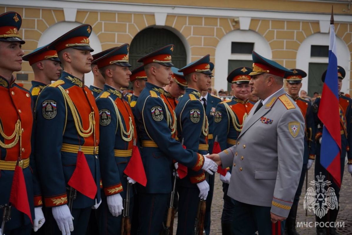 Выпускники Санкт-Петербургского университета ГПС МЧС России пополнили ряды офицерского корпуса ведомства Выпускники Санкт-Петербургского университета ГПС МЧС России пополнили ряды офицерского корпуса ведомства