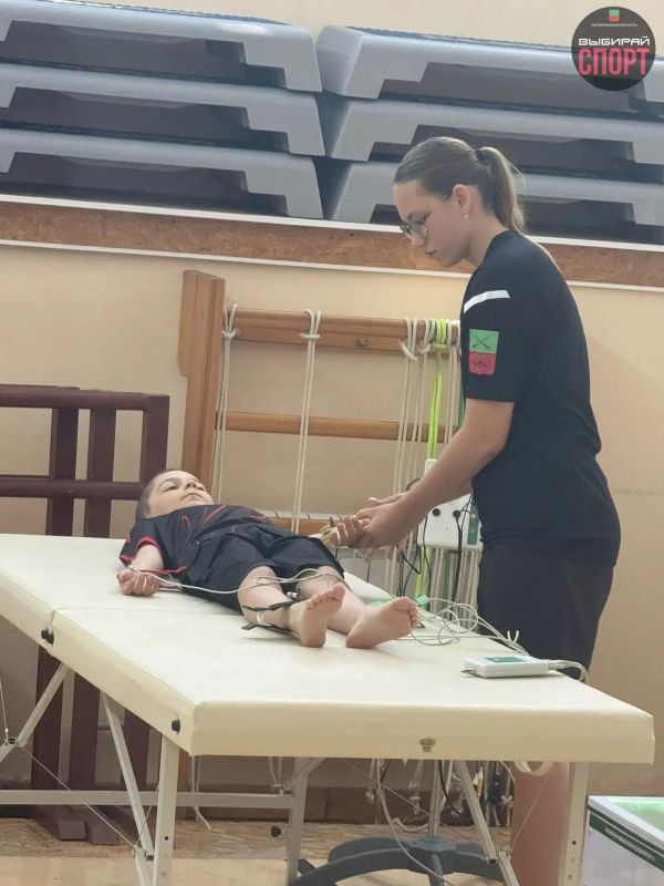 В Спортивной школе имени Назарова Е.И. г.Бердянск теперь доступен уникальный проект «Стань Чемпионом», который поможет вашим детям найти свой путь в мире спорта! В Спортивной школе имени Назарова Е.И. г.Бердянск теперь доступен уникальный проект «Стань Чемпионом», который поможет вашим детям найти свой путь в мире спорта!