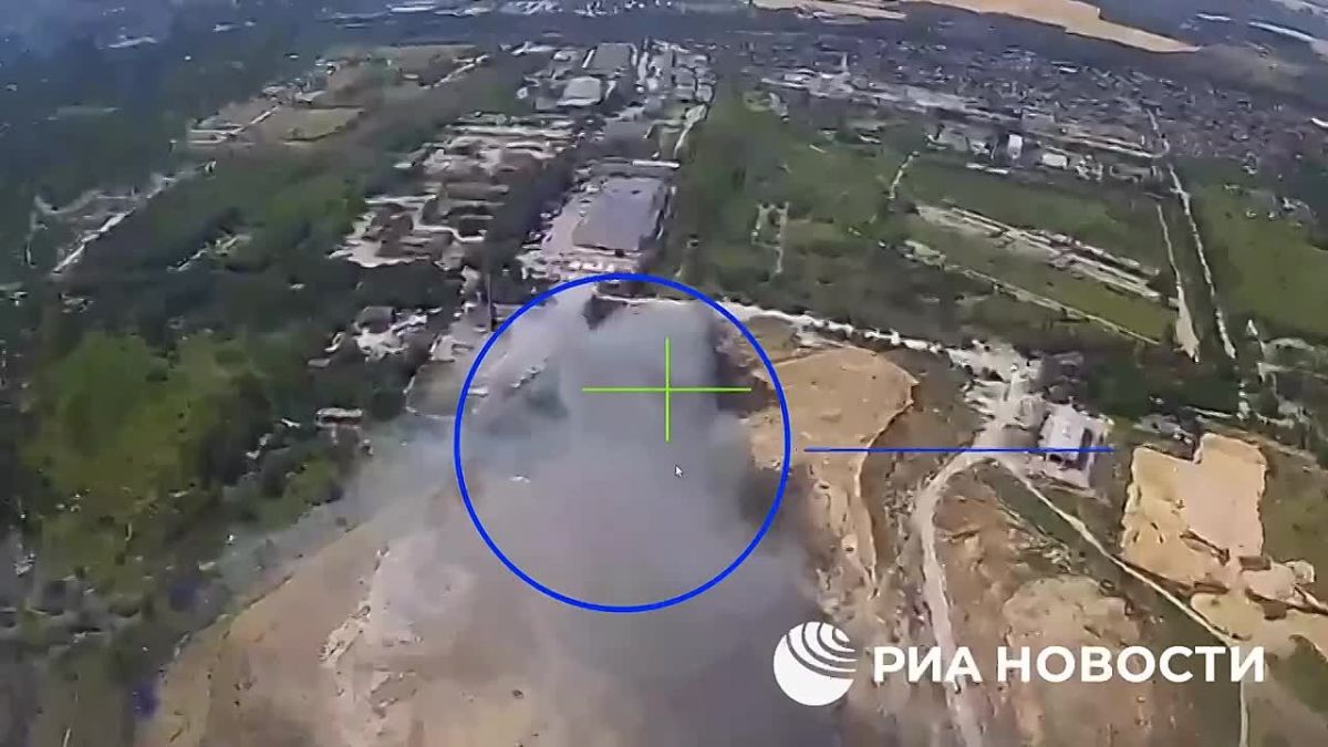 Минобороны опубликовало кадры поражения "Геранями" хранилища газа, используемого в интересах ВСУ, в районе Запорожья