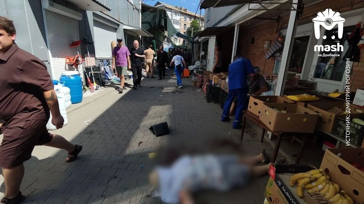 Страшные фото с рынка в Токмаке, который сегодня обстреляли беспилотники ВСУ Страшные фото с рынка в Токмаке, который сегодня обстреляли беспилотники ВСУ
