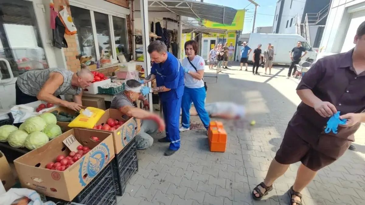 Кровавый теракт в Токмаке: Киевский режим целенаправленно ударил по городскому рынку Кровавый теракт в Токмаке: Киевский режим целенаправленно ударил по городскому рынку