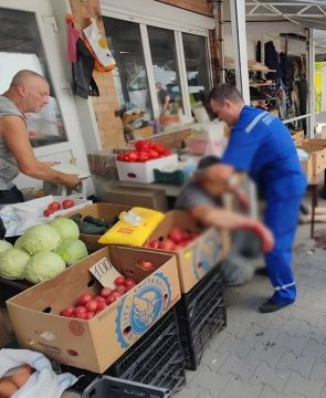 Тяжёлые кадры последствий удара врага по рынку в Токмаке