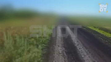 Двое российских военных прошли 20 км, скрываясь от ударов украинских беспилотников, чтобы привезти провизию сослуживцам — SHOT