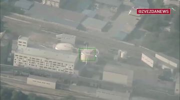 На этих кадрах "Герань" поражает склад горюче-смазочных материалов в районе Запорожья