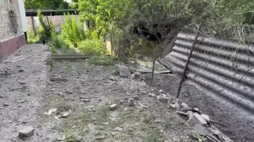 Три человека пострадали и один погиб в результате атаки ствольной артиллерии противника по частному сектору города Васильевки в Запорожской области, — сообщил губернатор Балицкий