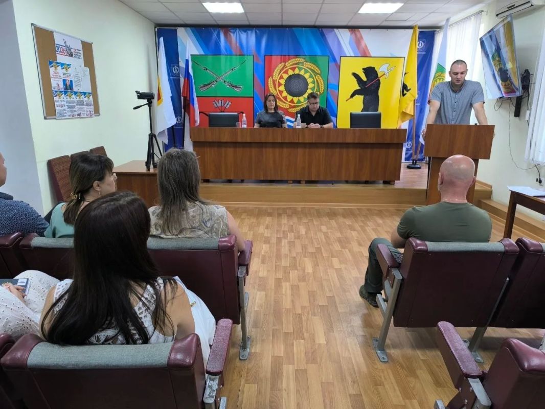 Глава Акимовского муниципального округа Александр Трудоношин провёл открытое расширенное совещание с аппаратом, шеф-регионом, Советом депутатов, руководителями служб и ведомств Глава Акимовского муниципального округа Александр Трудоношин провёл открытое расширенное совещание с аппаратом, шеф-регионом, Советом депутатов, руководителями служб и ведомств