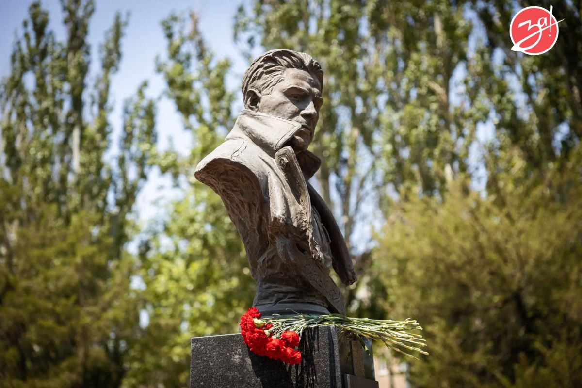 7 июля — день рождения нашего земляка, легендарного разведчика, генерал-лейтенанта Павла Судоплатова 7 июля — день рождения нашего земляка, легендарного разведчика, генерал-лейтенанта Павла Судоплатова