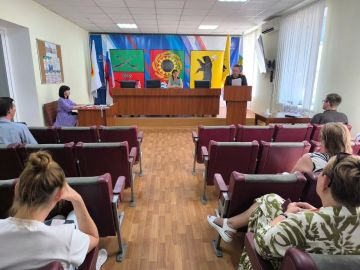 Состоялось очередное заседание комиссии по делам несовершеннолетних и защите их прав под председательством первого заместителя главы администрации Акимовского муниципального округа Оксаны Навроцкой