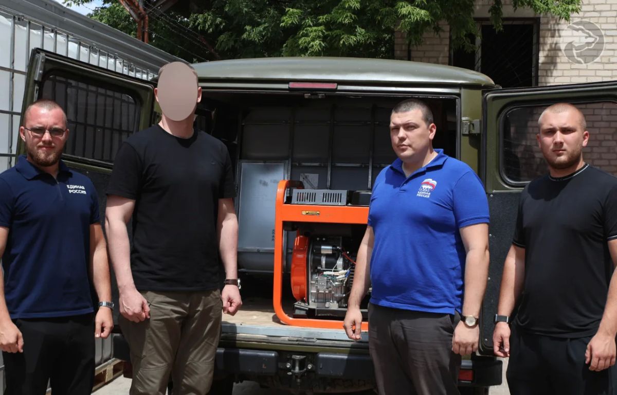 Тыл помогает фронту. Для нужд военной комендатуры города Мелитополь при поддержке губернатора Запорожской области, секретаря регионального отделения партии Единая Россия Евгения Балицкого и Запорожского фонда поддержки...