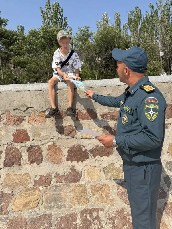 Профилактические беседы на пляжах Бердянска Профилактические беседы на пляжах Бердянска