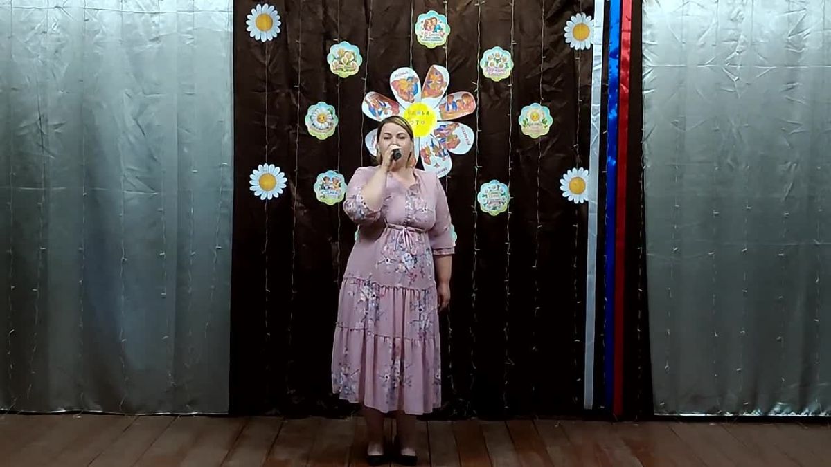В клубе села Молодёжное отметили День семьи, любви и верности Сегодня в клубе села Молодёжное прошли тематические посиделки «Семейные традиции», приуроченные ко Дню семьи, любви и верности. Этот праздник по праву считается...