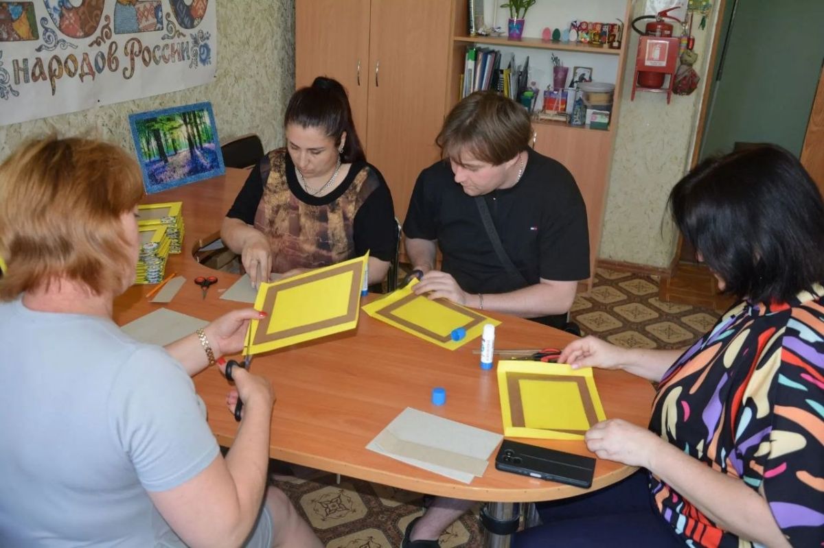 От заготовки до шедевра. В МБУ «КСМЦ г. Васильевка» прошёл творческий мастер-класс, приуроченный ко Дню семьи, любви и верности — празднику, который напоминает нам о самом главном: о тепле родного дома, поддержке близких и...