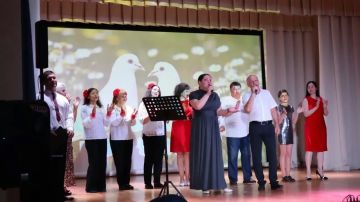 В Бердянске прошёл праздничный концерт, посвящённый Дню любви, семьи и верности
