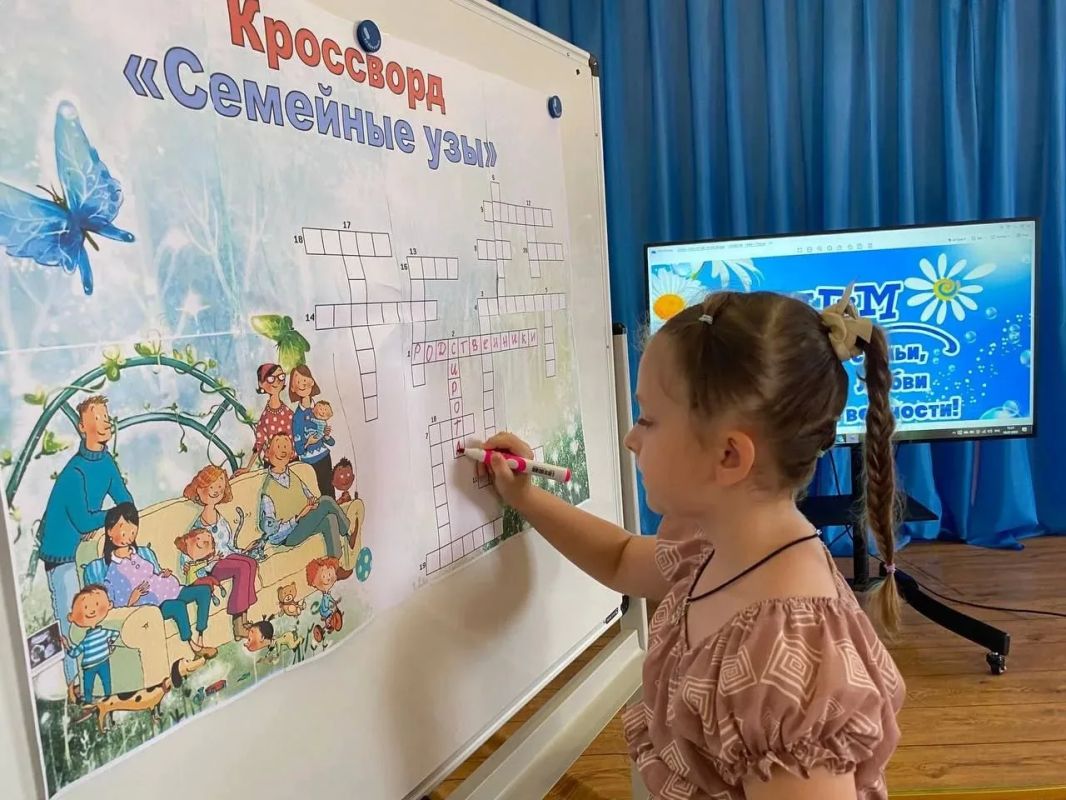 Все начинается с семьи. В Новгородковской и Высоковской сельских библиотеках прошли мероприятия, посвящённые Дню семьи, любви и верности