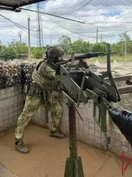 Росгвардеец предотвратил атаку дрона на АЗС и спас десятки жизней в Запорожской области