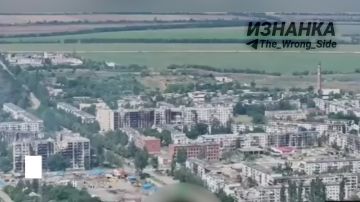 На кадрах удары по порядку: