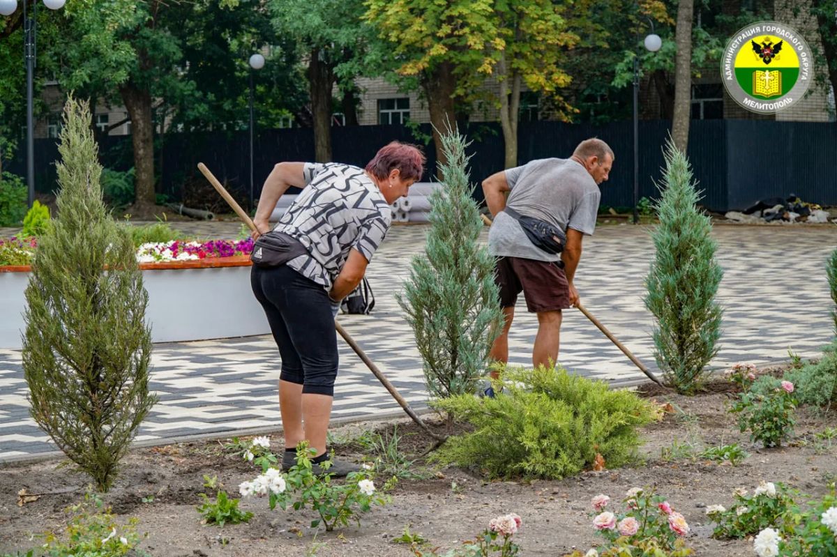 В Мелитополе продолжаются работы по благоустройству общественных территорий В Мелитополе продолжаются работы по благоустройству общественных территорий