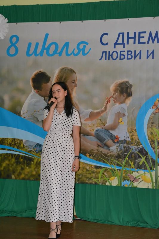 С Днем семьи, любви и верности: праздничный концерт для клуба «Ветеран» С Днем семьи, любви и верности: праздничный концерт для клуба «Ветеран»