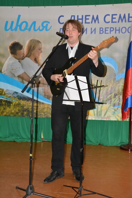 С Днем семьи, любви и верности: праздничный концерт для клуба «Ветеран» С Днем семьи, любви и верности: праздничный концерт для клуба «Ветеран»