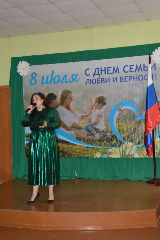 С Днем семьи, любви и верности: праздничный концерт для клуба «Ветеран» С Днем семьи, любви и верности: праздничный концерт для клуба «Ветеран»