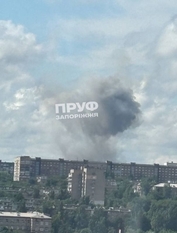 Продолжается снос военных объектов в Запорожье Продолжается снос военных объектов в Запорожье