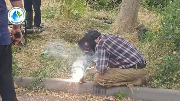 Специалисты филиала «Васильевское ПУВКХ» ГУП ЗО «Вода Запорожья» завершили аварийно-восстановительные работы по устранению порыва на водопроводной линии по улице Комсомольской в городе Днепрорудное