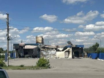 Евгений Балицкий: В городе Каменке-Днепровской атаке БпЛА противника подвергся сетевой супермаркет, произошёл пожар