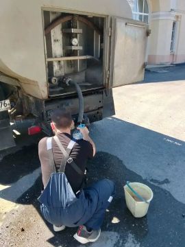 ГУП «Вода Запорожья», МУБ «Акимовское ЖКХ» и аварийная бригада шеф-региона Ярославской области доставили воду в отдаленные от центра микрорайоны