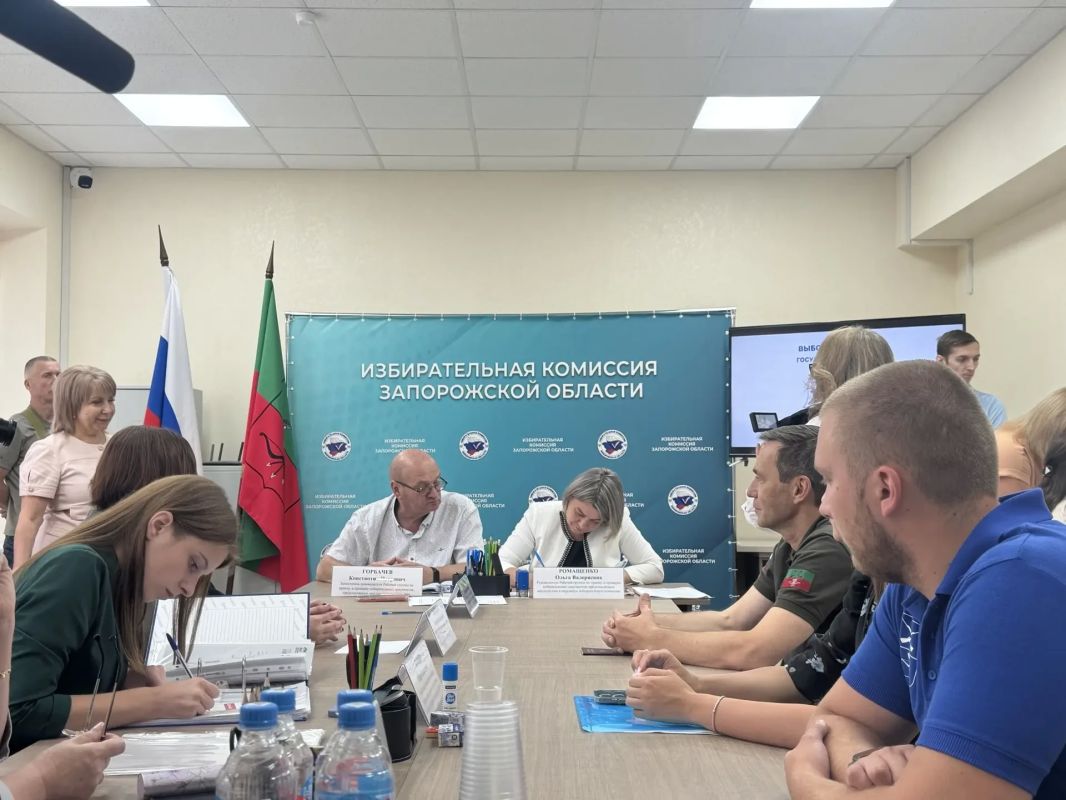 Рабочая группа окружной избирательной комиссии избирательного одномандатного округа №93 сегодня приняла документы от двух кандидатов Рабочая группа окружной избирательной комиссии избирательного одномандатного округа №93 сегодня приняла документы от двух кандидатов