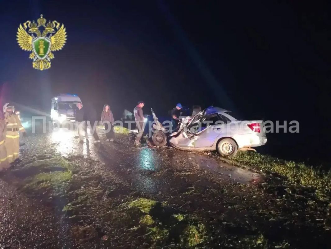 Четыре человека погибли в аварии с участием "Лады" и трактора в Татарстане