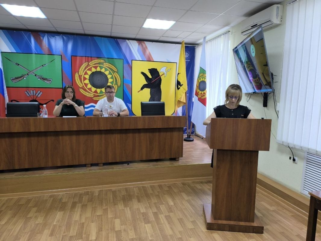 Глава Акимовского муниципального округа Александр Трудоношин провёл открытое расширенное совещание с аппаратом, шеф-регионом, Советом депутатов, руководителями служб и ведомств Глава Акимовского муниципального округа Александр Трудоношин провёл открытое расширенное совещание с аппаратом, шеф-регионом, Советом депутатов, руководителями служб и ведомств