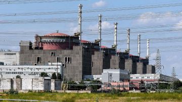 Удары по ЗАЭС и ее руководству недопустимы и угрожают ядерной безопасности, заявил Гросси