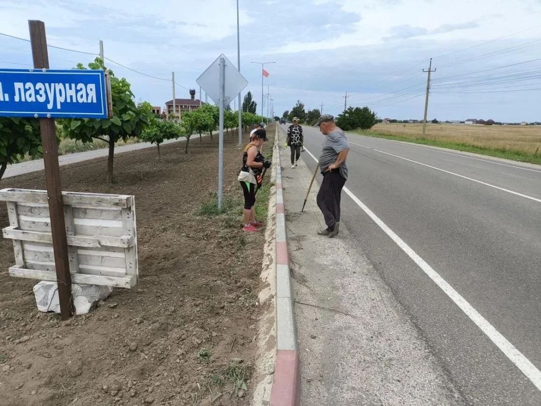 В Кирилловке продолжаются работы по облагораживанию общественных территорий В Кирилловке продолжаются работы по облагораживанию общественных территорий