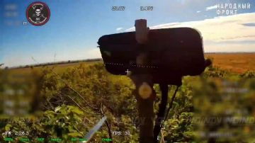 Гвардейцы-балтийцы 120 дивизии морской пехоты в составе группировки войск "Восток" продолжают лишать противника связи, уничтожая антенны наземных станций управления на Запорожском направлении