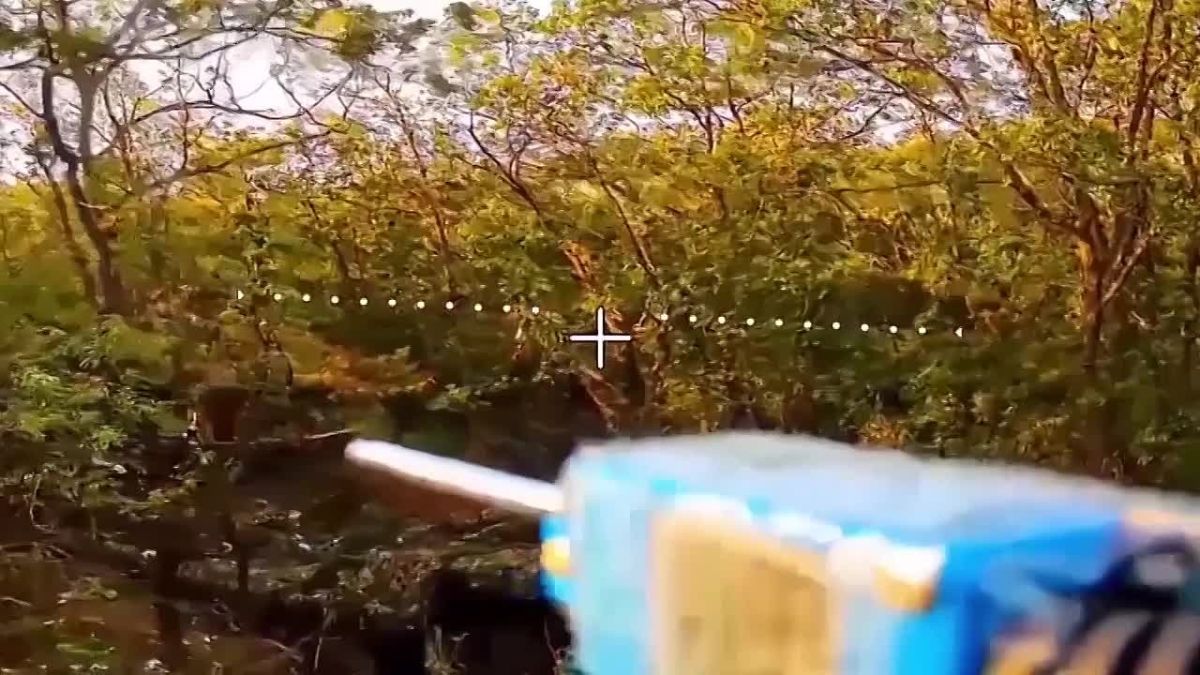 Глава Энергодара Максим Пухов опубликовал видео работы российских операторов дронов, которые выявляют и уничтожают позиции противника