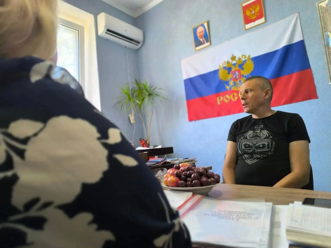 В Акимовском муниципальном округе прошёл круглый стол, посвящённый увековечению памяти наших земляков — участников специальной военной операции В Акимовском муниципальном округе прошёл круглый стол, посвящённый увековечению памяти наших земляков — участников специальной военной операции