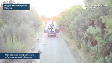 Десятки объектов в сутки: российские военные жгут технику ВСУ на Запорожской области