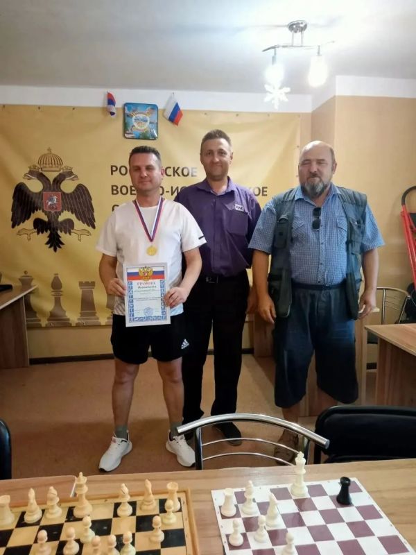 В Бердянске состоялся блиц-турнир по шахматам, посвящённый Международному дню шахмат В Бердянске состоялся блиц-турнир по шахматам, посвящённый Международному дню шахмат