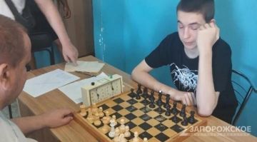 В Бердянске провели блиц-турнир к Всемирному дню шахмат