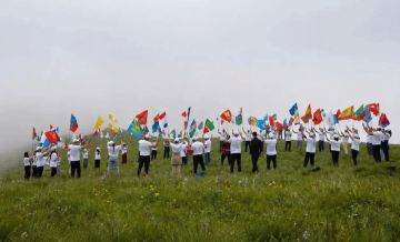 Виктор Емельяненко: Наши коллеги и друзья — главы парламентов Северной Осетии-Алании Таймураз Тускаев и Чеченской Республики Шаид Жамалдаев, вице-спикер Парламента Кабардино-Балкарии, олимпийский чемпион Мурат Карданов, а...