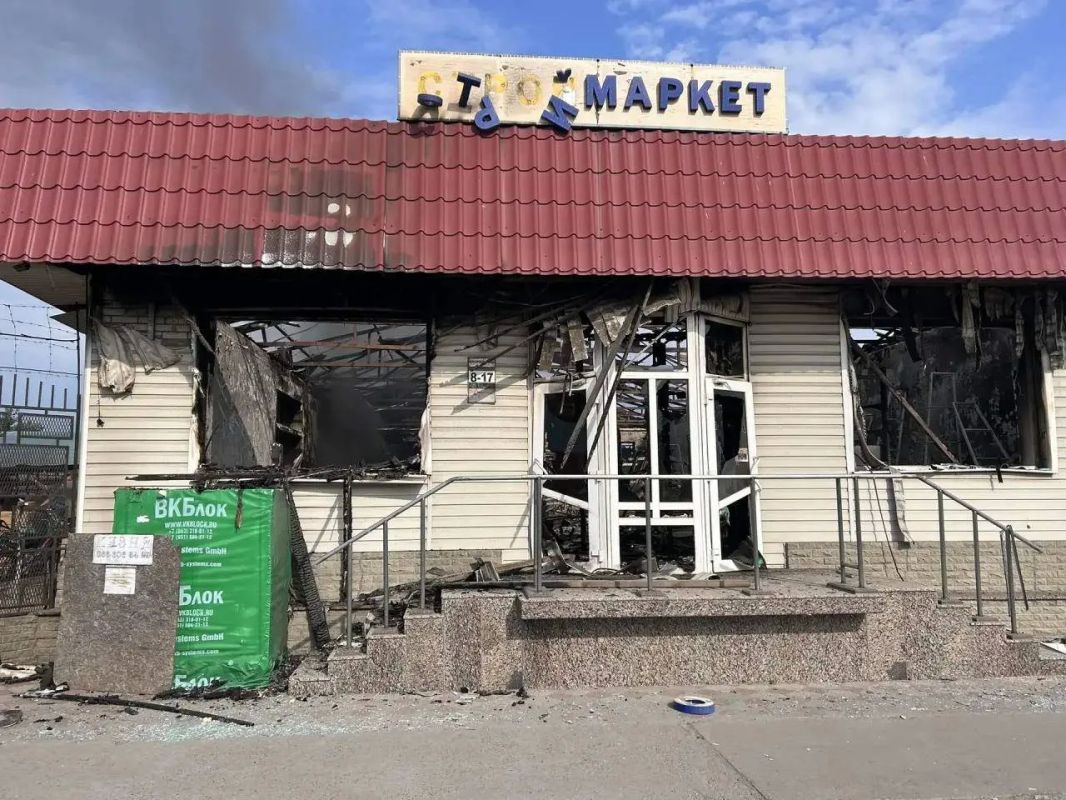 ВСУ атаковали магазины и автовокзал в Каменке-Днепровской ВСУ атаковали магазины и автовокзал в Каменке-Днепровской