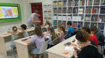 В бердянской библиотеке дети узнали «Зачем белке хвост»