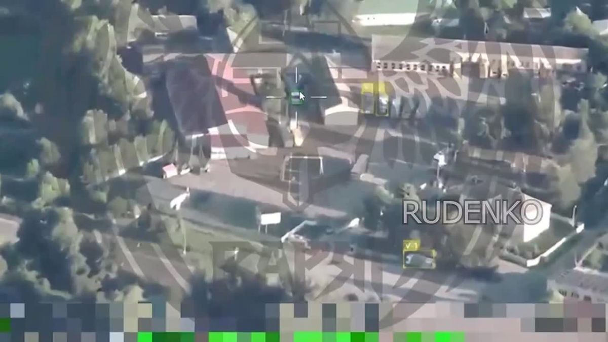 Кадры объективного контроля удара БпЛА «Герань-4 Сикер» по логистическому центру в н.п. Березна Черниговской области