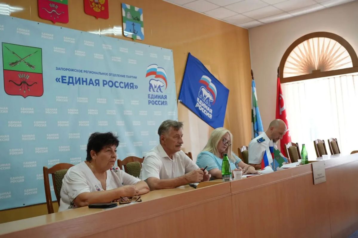 Открытость, этика и благоустройство: состоялось 26-е внеочередное заседание Совета депутатов Бердянского округа Открытость, этика и благоустройство: состоялось 26-е внеочередное заседание Совета депутатов Бердянского округа