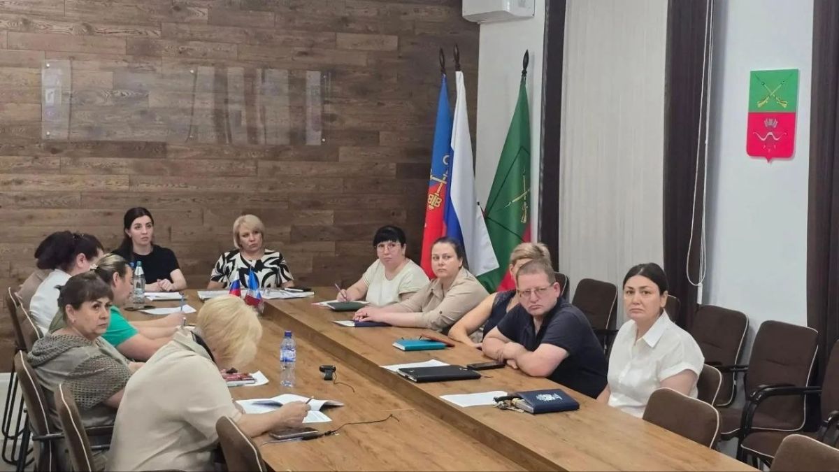 Комиссия по делам несовершеннолетних и защите их прав Васильевского МО приняла участие в семинаре-практикуме Комиссия по делам несовершеннолетних и защите их прав Васильевского МО приняла участие в семинаре-практикуме