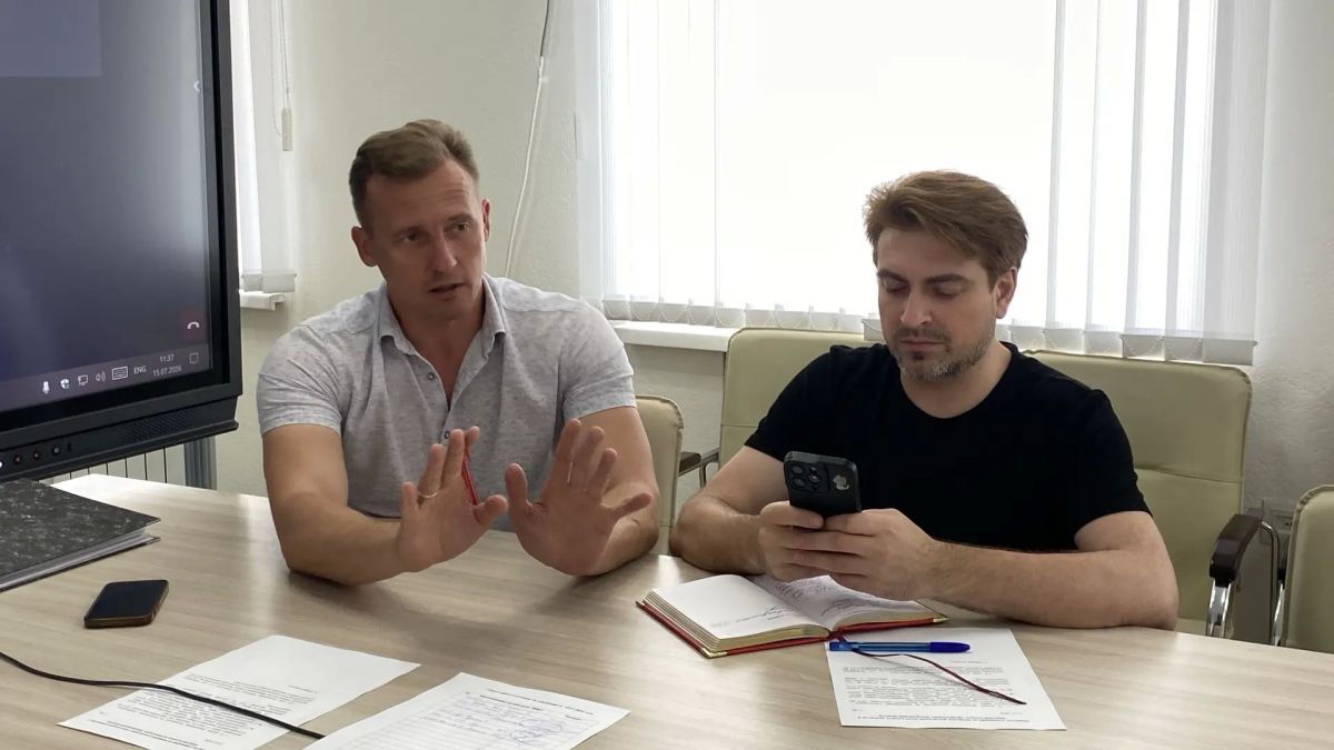 Дмитрий Алференко: Провёл рабочее совещание с исполняющим обязанности Министра строительства, архитектуры и жилищно-коммунального хозяйства Запорожской области Михаилом Трофимовым и представителями подрядных организаций по... Дмитрий Алференко: Провёл рабочее совещание с исполняющим обязанности Министра строительства, архитектуры и жилищно-коммунального хозяйства Запорожской области Михаилом Трофимовым и представителями подрядных организаций по...