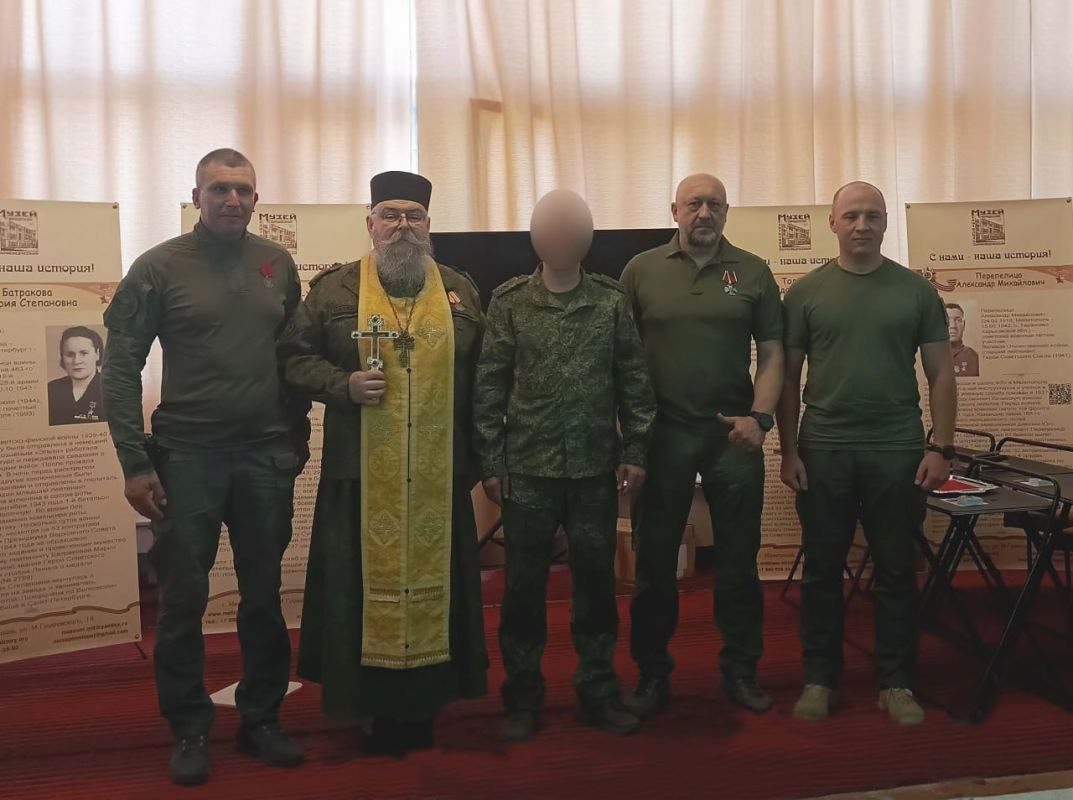 Вручение государственных и ведомственных наград добровольцам отрядов «БАРС»: фото Вручение государственных и ведомственных наград добровольцам отрядов «БАРС»: фото