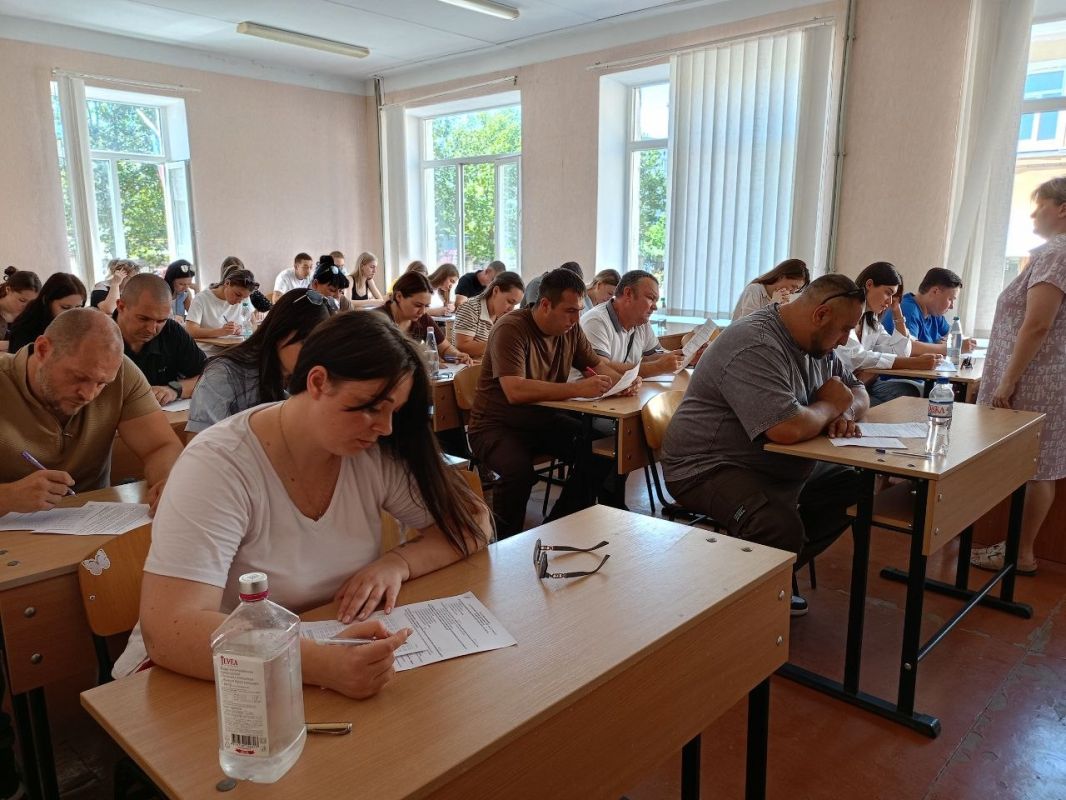 В Азовском педагогическом продолжаются вступительные испытания: второй день, новые возможности! В Азовском педагогическом продолжаются вступительные испытания: второй день, новые возможности!